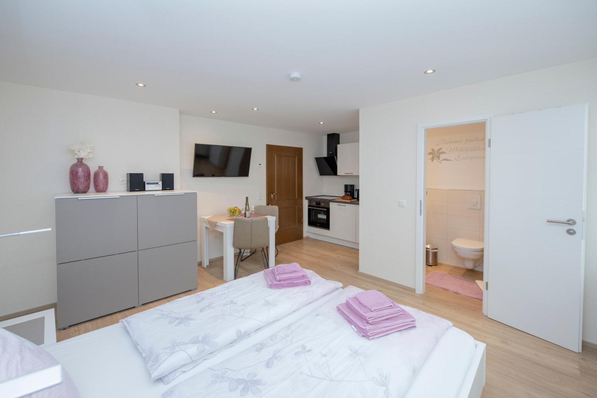 Studio Apartment Am Historischen Matthiasturm Neef Ngoại thất bức ảnh